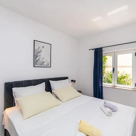 Apartments Tilda Brist Room photo